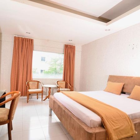 Hotel Peninsula Mangga Besar Jacarta Exterior foto