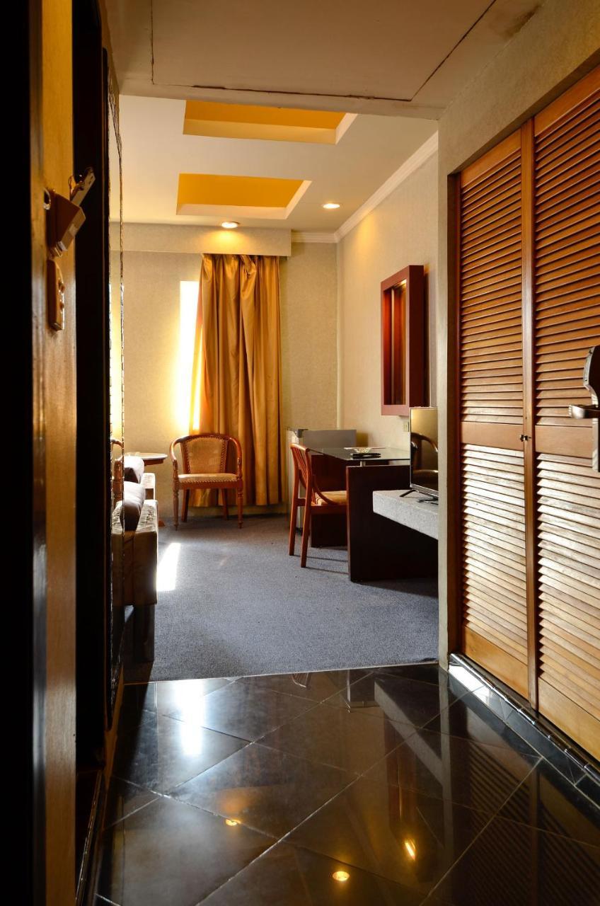 Hotel Peninsula Mangga Besar Jacarta Exterior foto