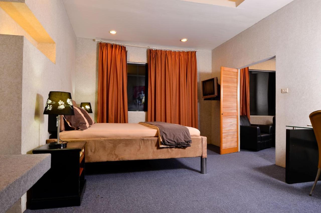 Hotel Peninsula Mangga Besar Jacarta Exterior foto