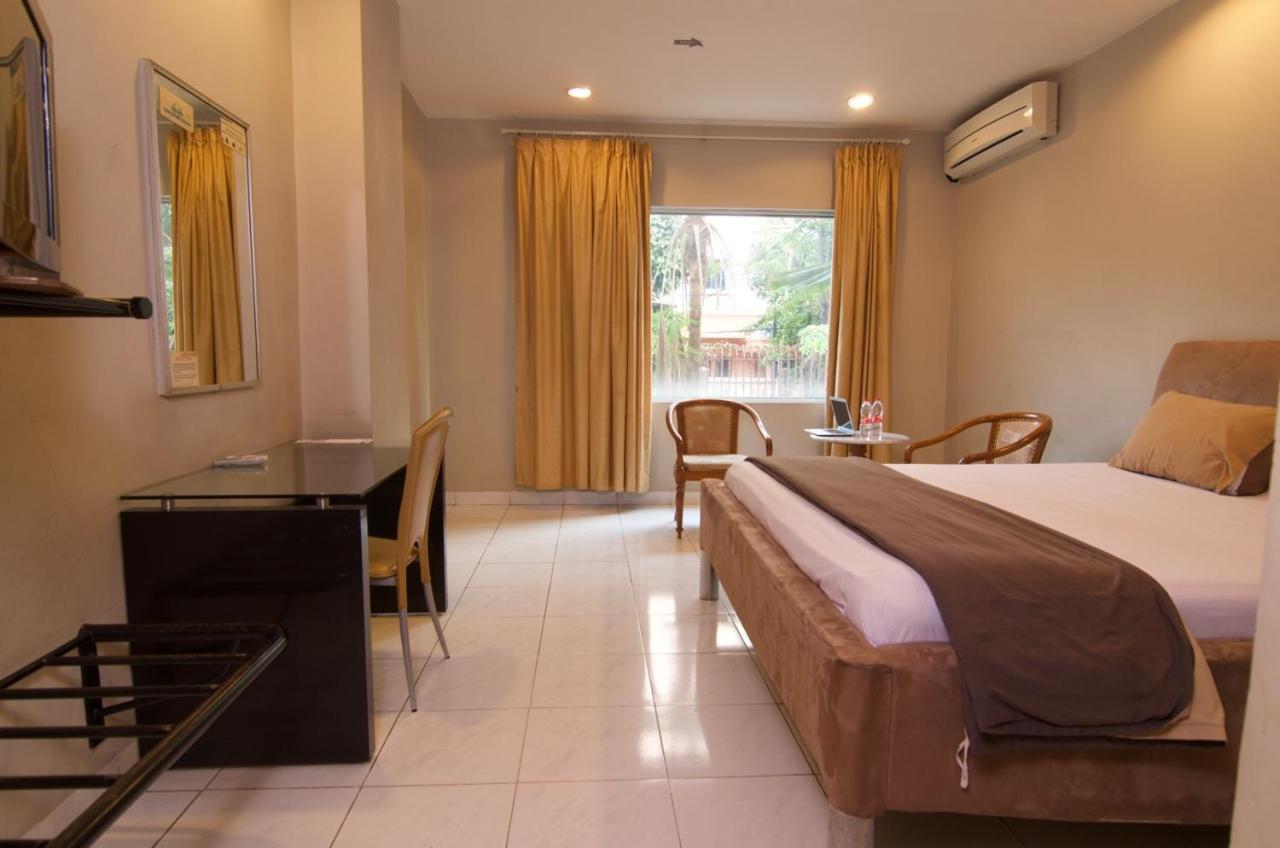 Hotel Peninsula Mangga Besar Jacarta Exterior foto